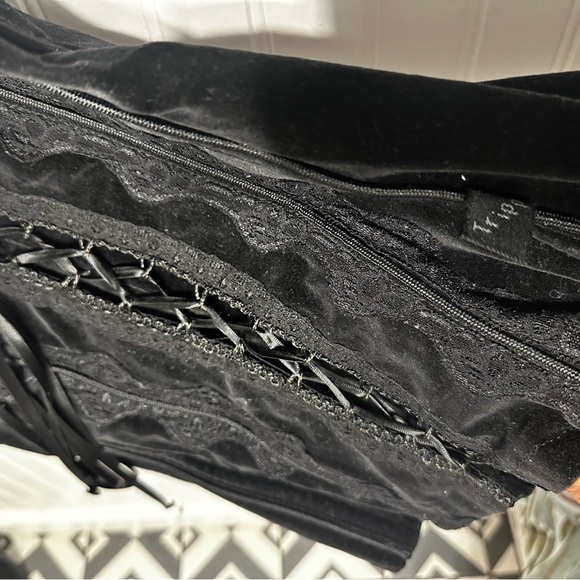 Tripp NYC Velvet corset top - Picture 5 of 7